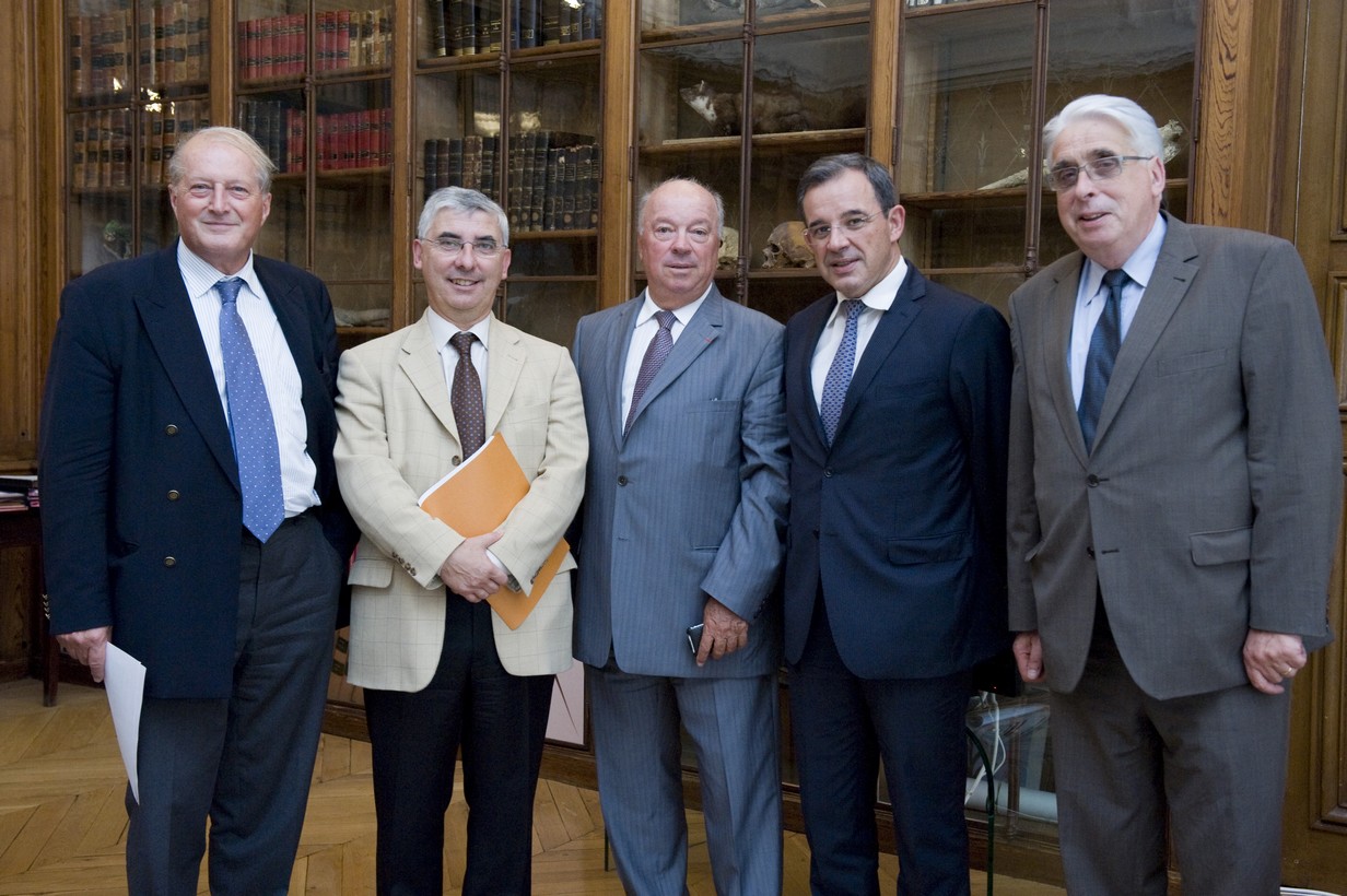 De g. à d. : Yves Fromion, Gaëtan Gorce, Jean-Pierre Door, Philippe Mariani et Jean-Pierre Sueur